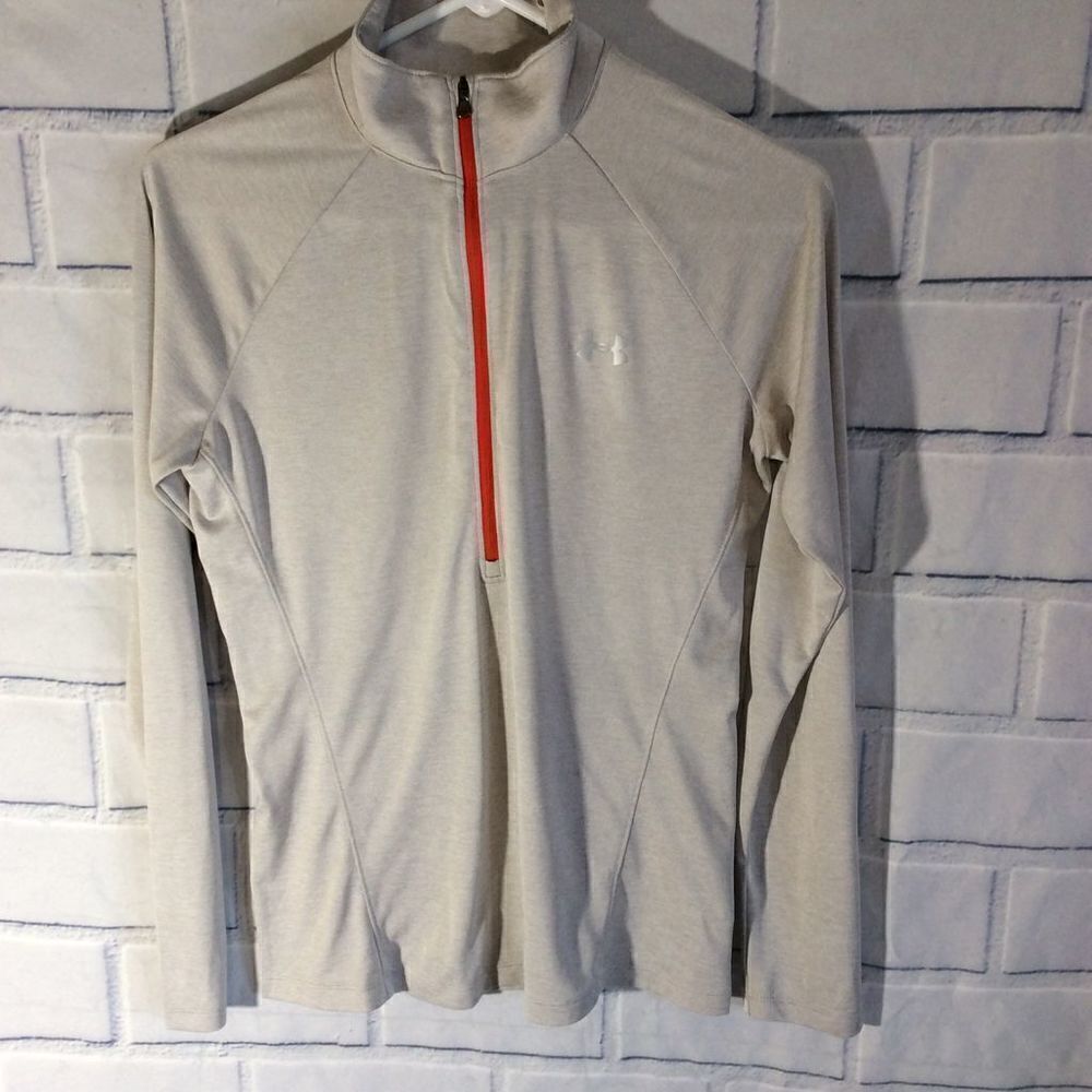 Under armour loose heat gear size M long Sl 1/2 zip front long sleeve top